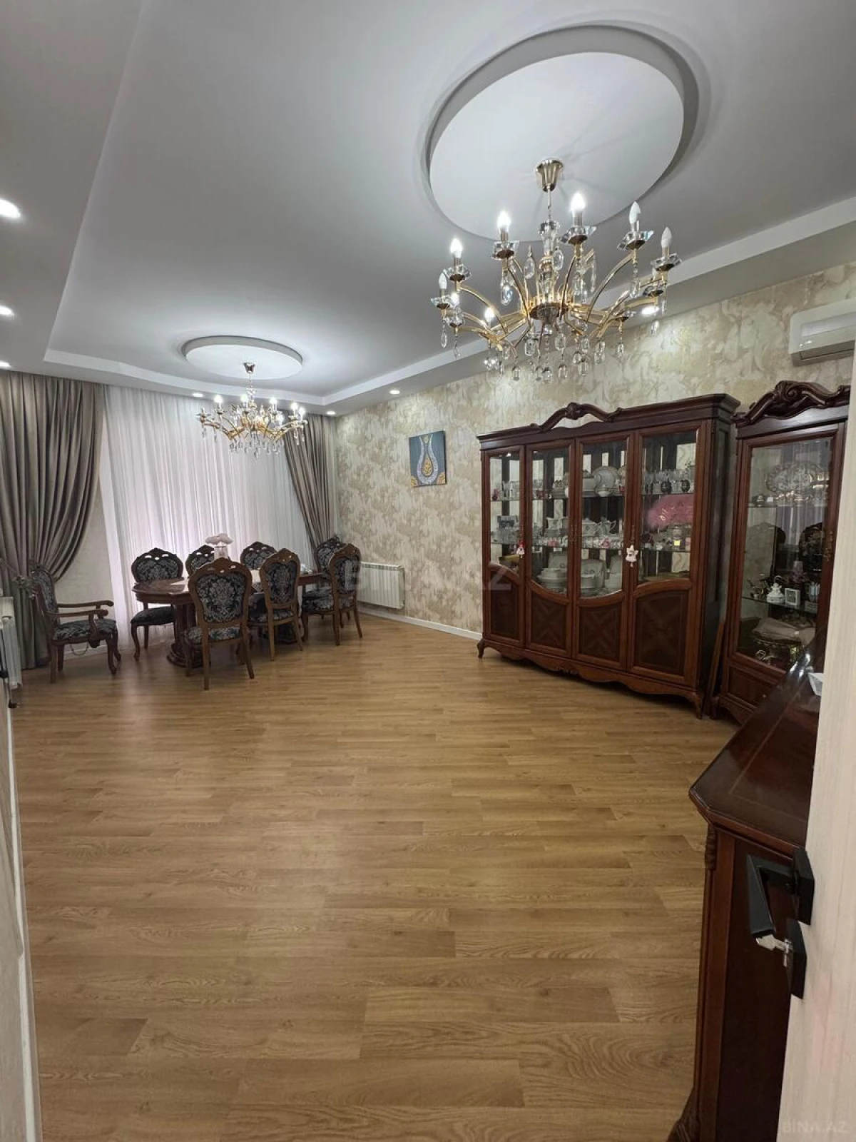 Satılır 5 otaqlı həyət evi 210 m²