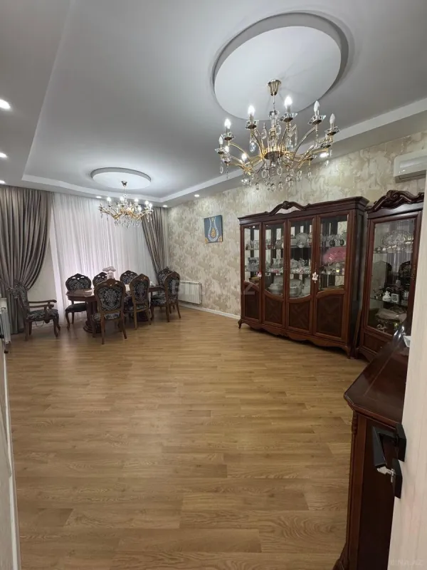Satılır 5 otaqlı həyət evi 210 m²