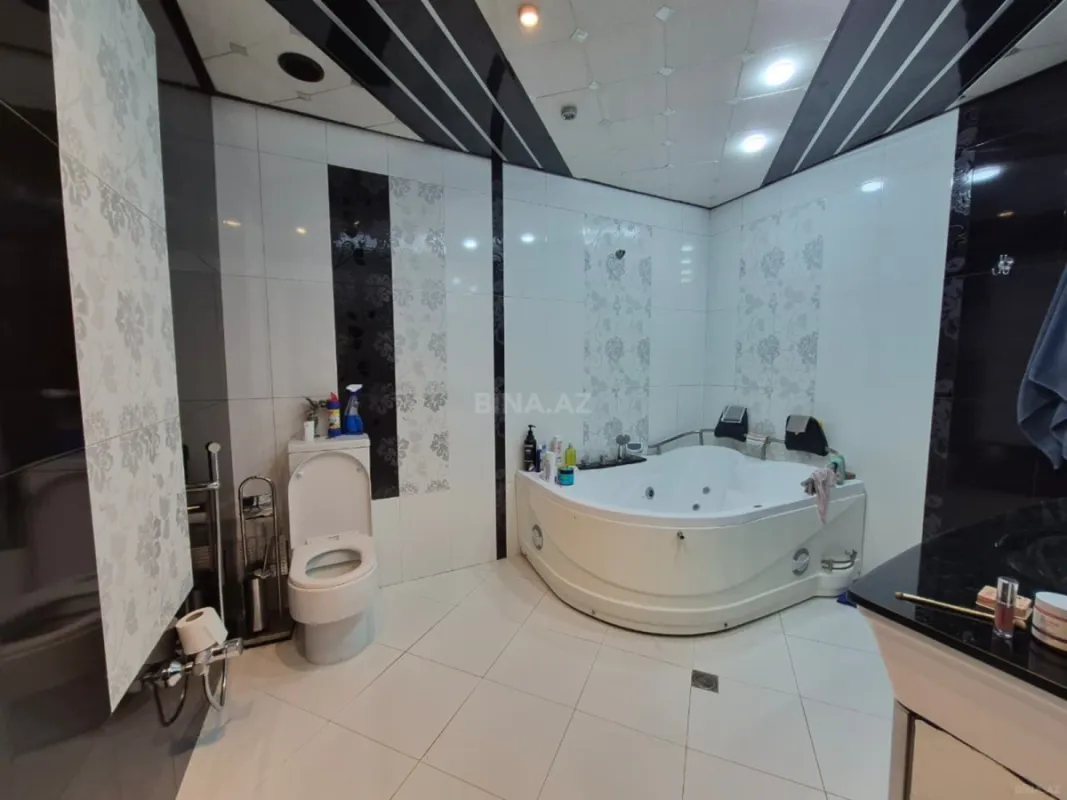 Satılır 5 otaqlı mənzil 280 m²