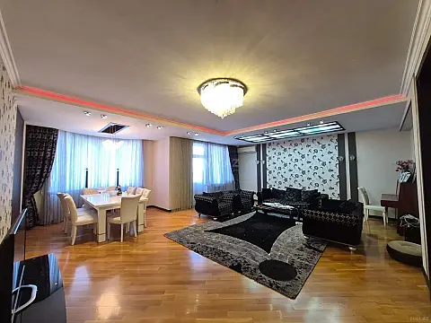 Satılır 5 otaqlı mənzil 280 m² — Bakı 5 otaq 280.00 m²