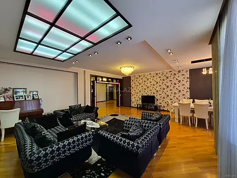 Satılır 5 otaqlı mənzil 280 m²
