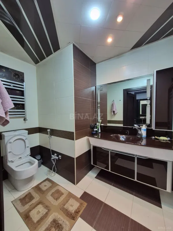 Satılır 5 otaqlı mənzil 280 m²