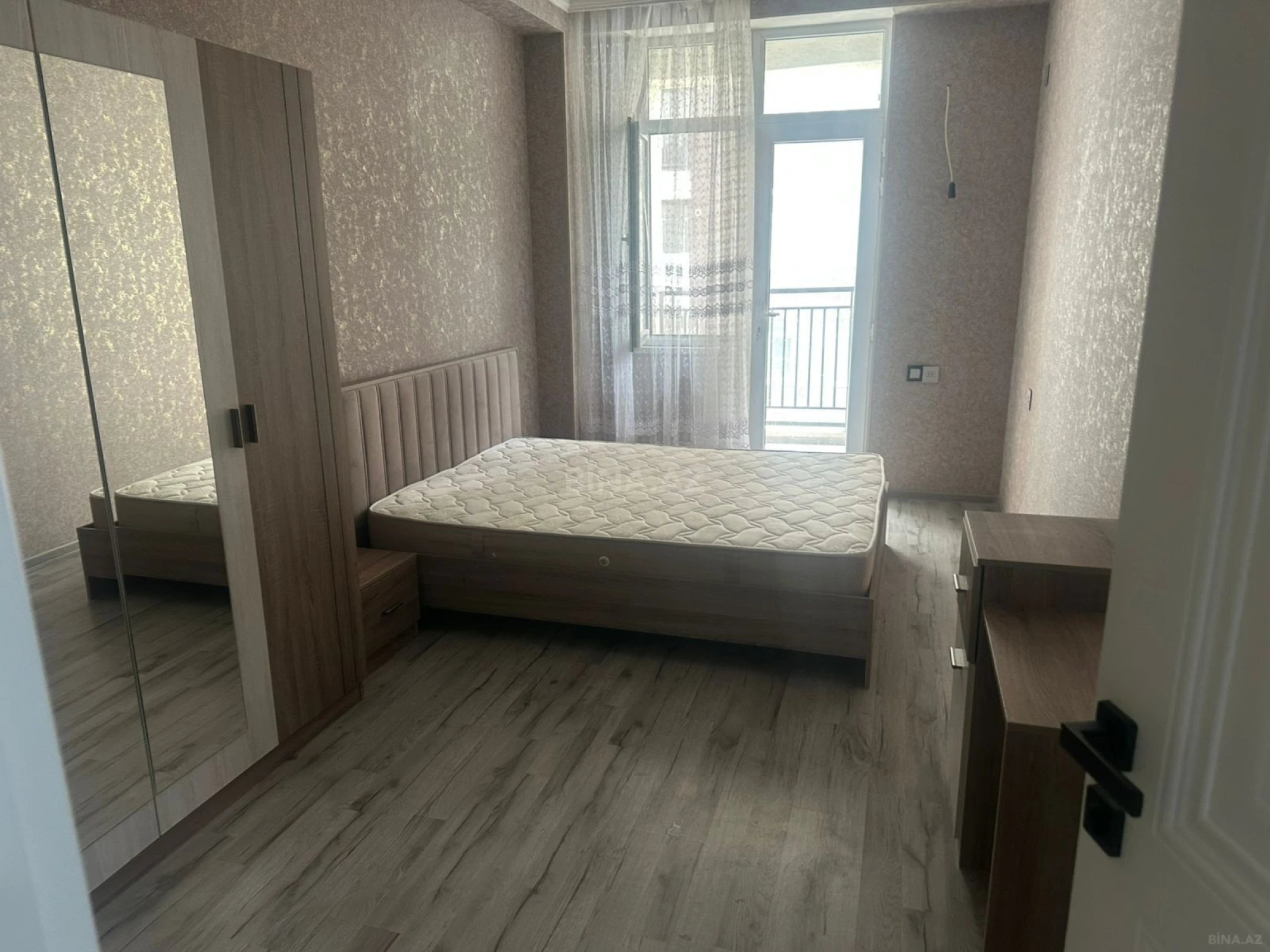 Kirayə verilir 2 otaqlı mənzil 65 m²