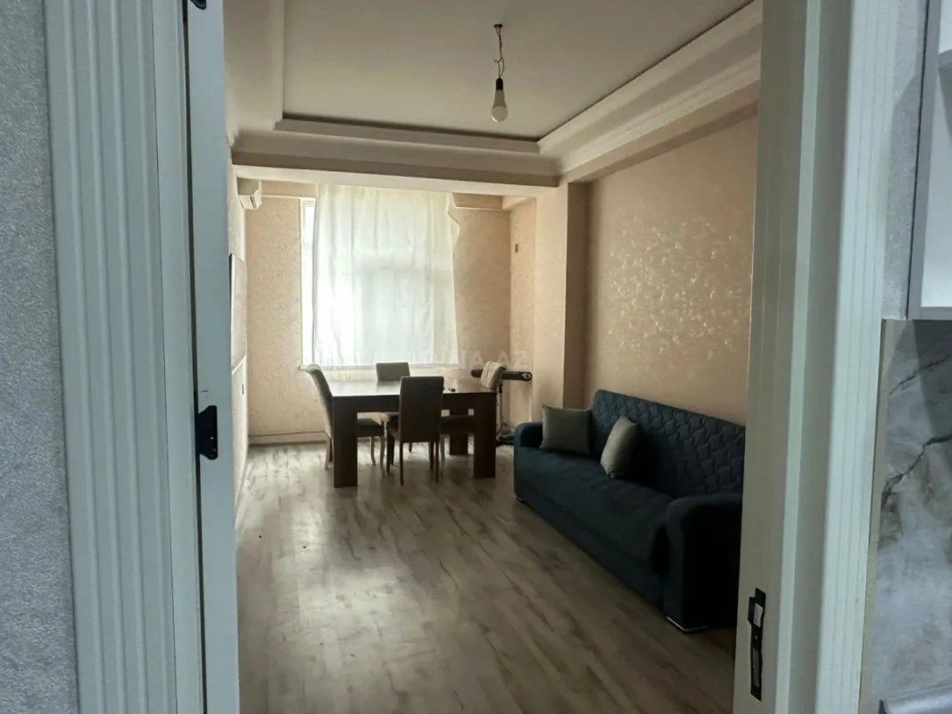 Kirayə verilir 2 otaqlı mənzil 65 m²