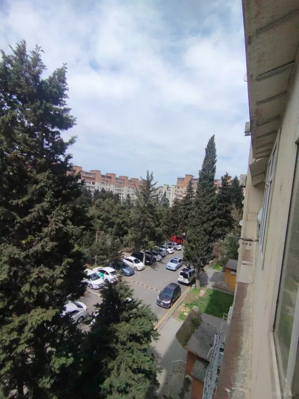 Satılır 4 otaqlı mənzil 100 m²