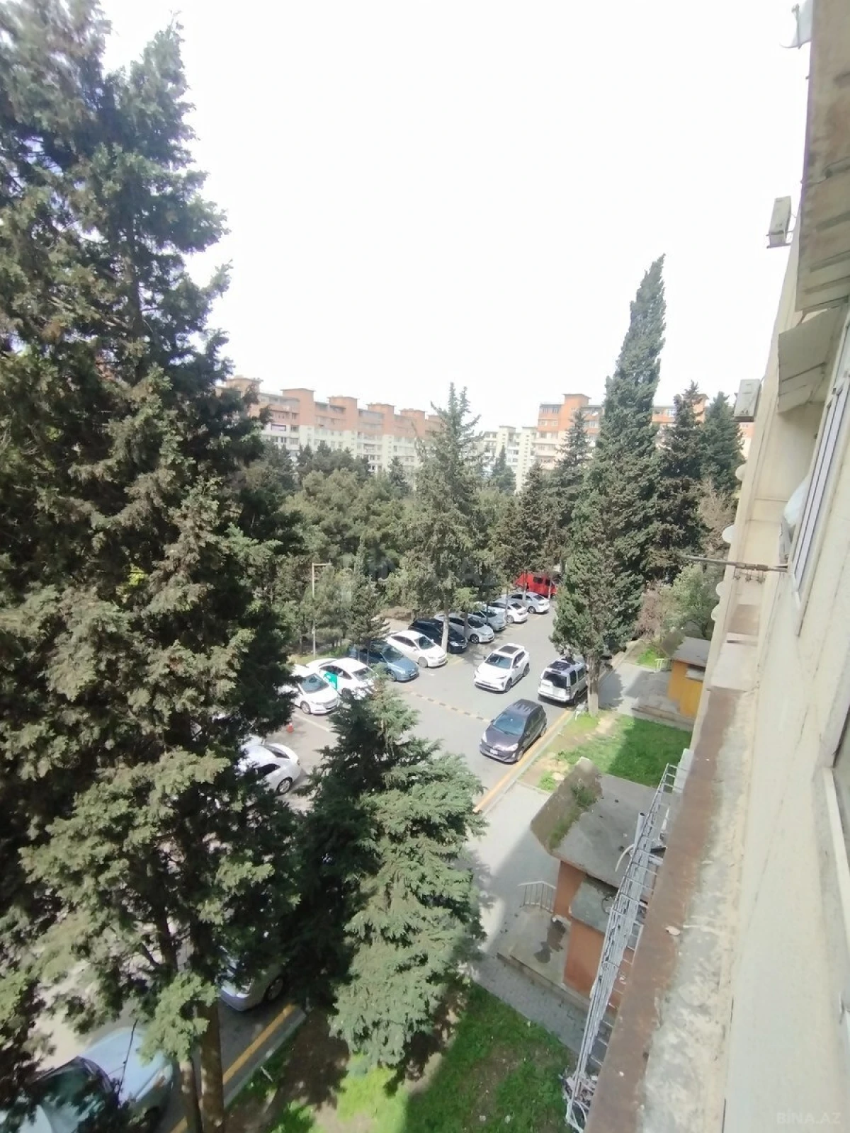 Satılır 4 otaqlı mənzil 100 m²