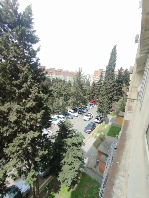 Satılır 4 otaqlı mənzil 100 m²