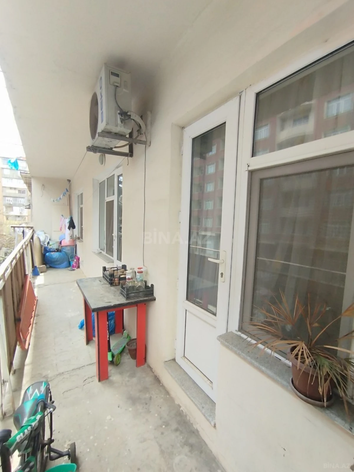 Satılır 4 otaqlı mənzil 100 m²