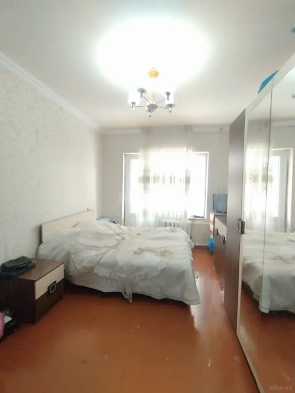 Satılır 4 otaqlı mənzil 100 m²