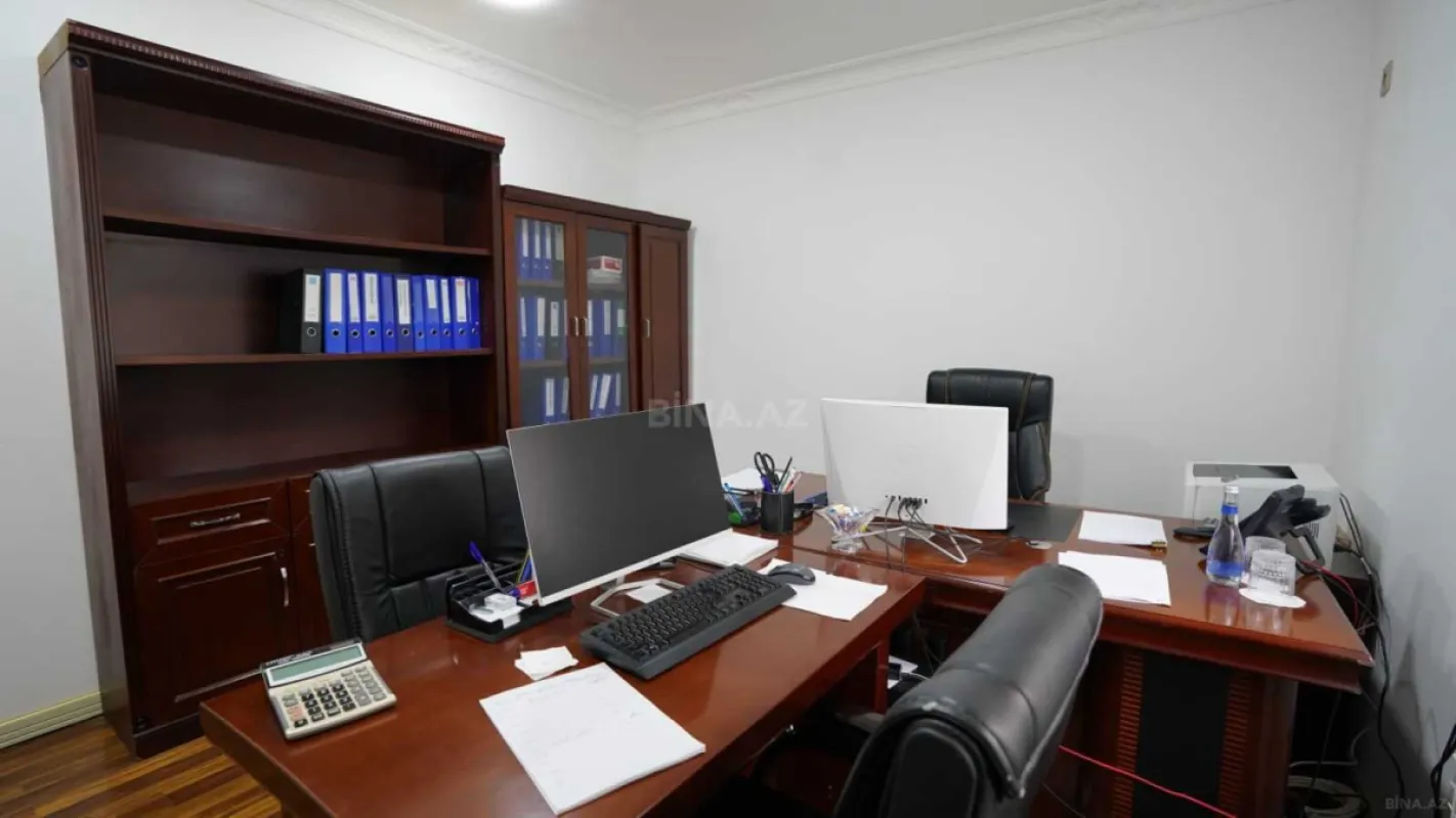 Kirayə verilir 11 otaqlı ofis 350 m²