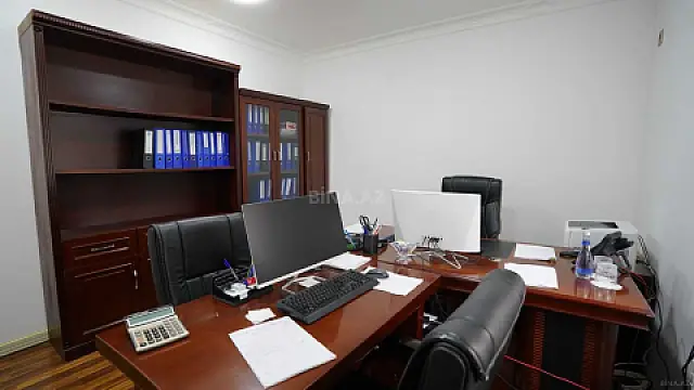 Kirayə verilir 11 otaqlı ofis 350 m²