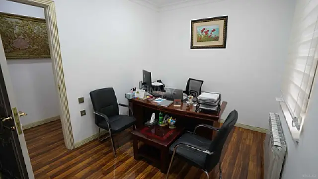 Kirayə verilir 11 otaqlı ofis 350 m²