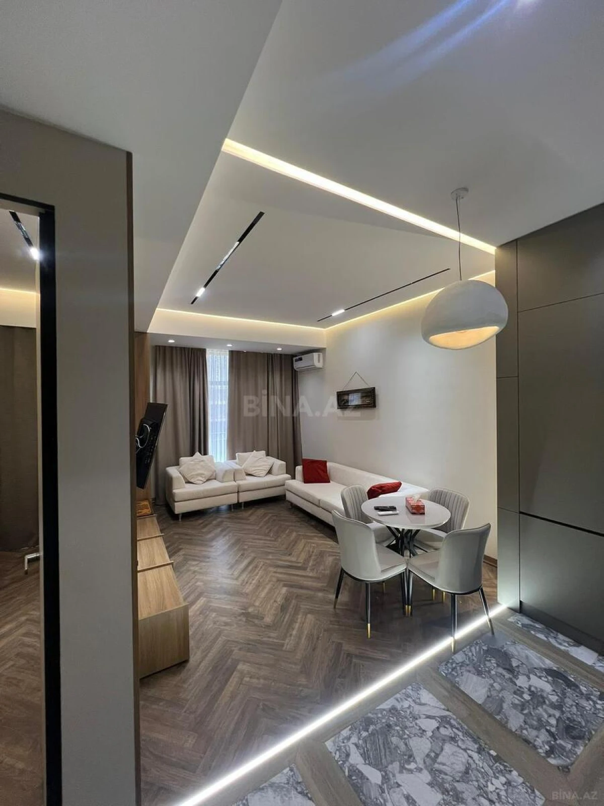 Kirayə verilir 2 otaqlı mənzil 68 m²
