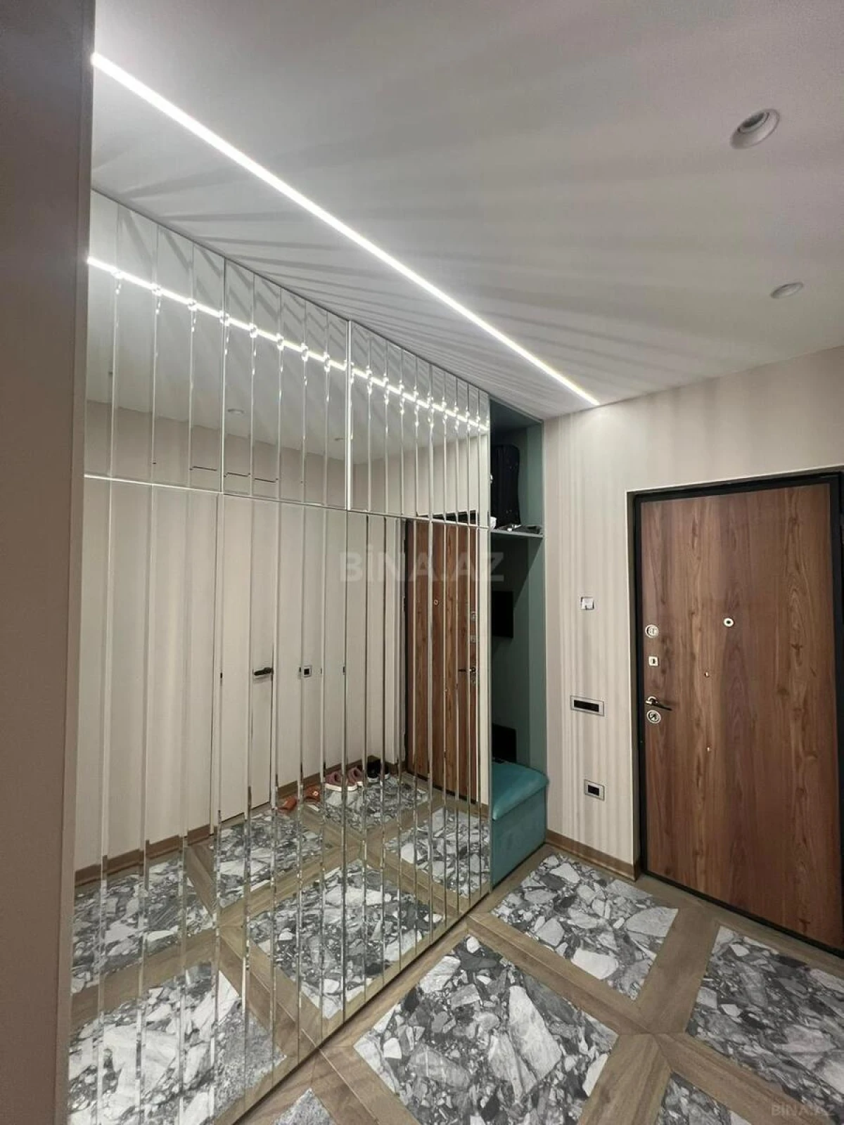 Kirayə verilir 2 otaqlı mənzil 68 m²