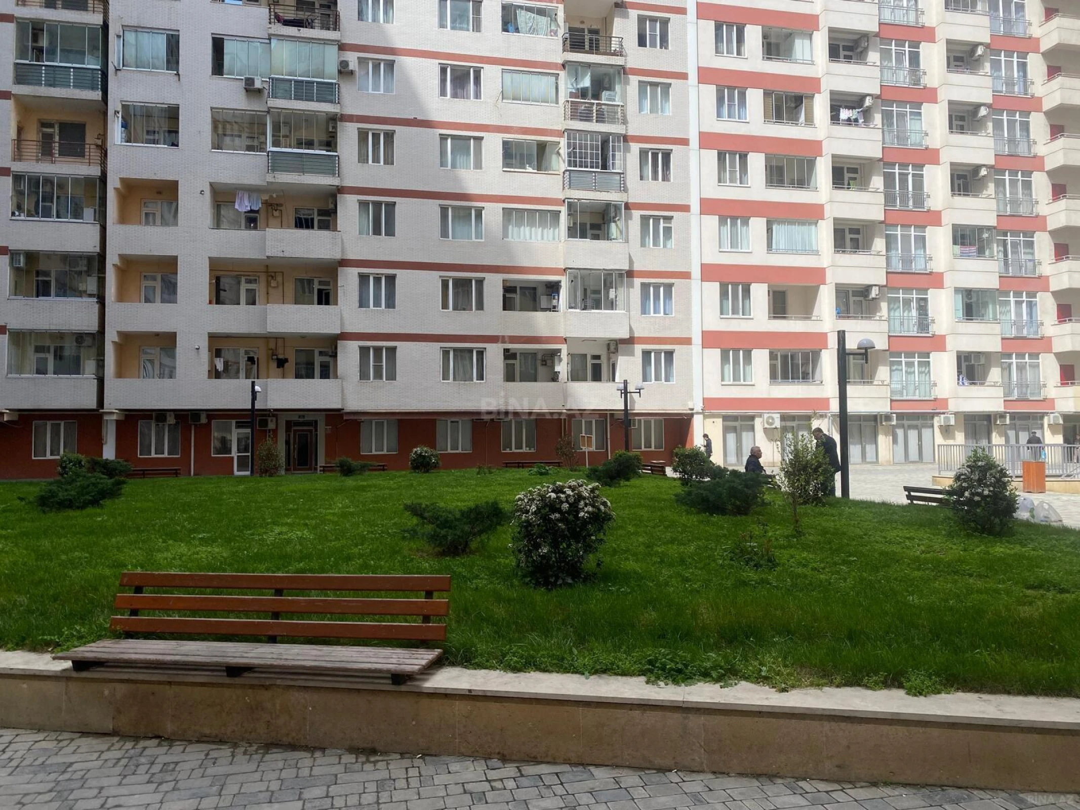 Satılır 2 otaqlı mənzil 61 m²
