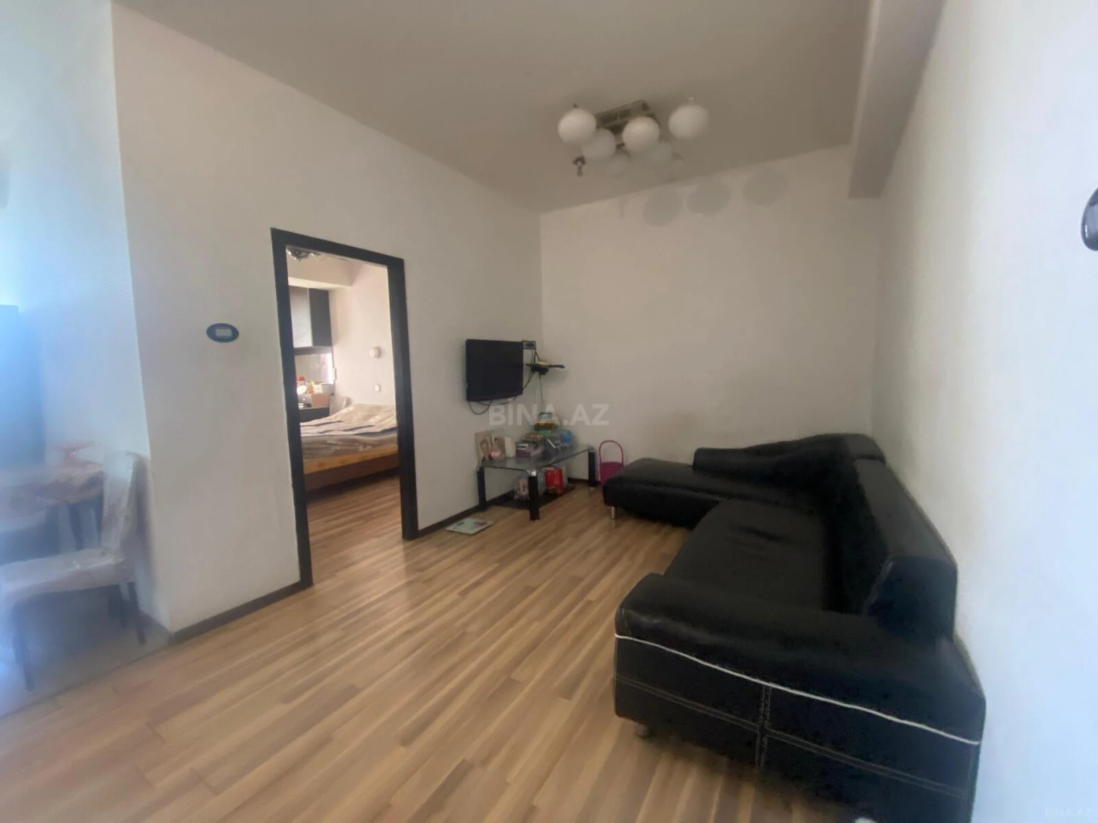 Satılır 2 otaqlı mənzil 61 m²