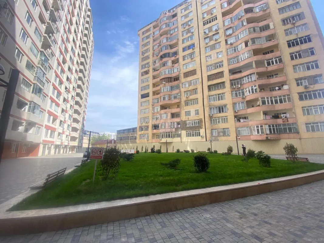 Satılır 2 otaqlı mənzil 61 m²