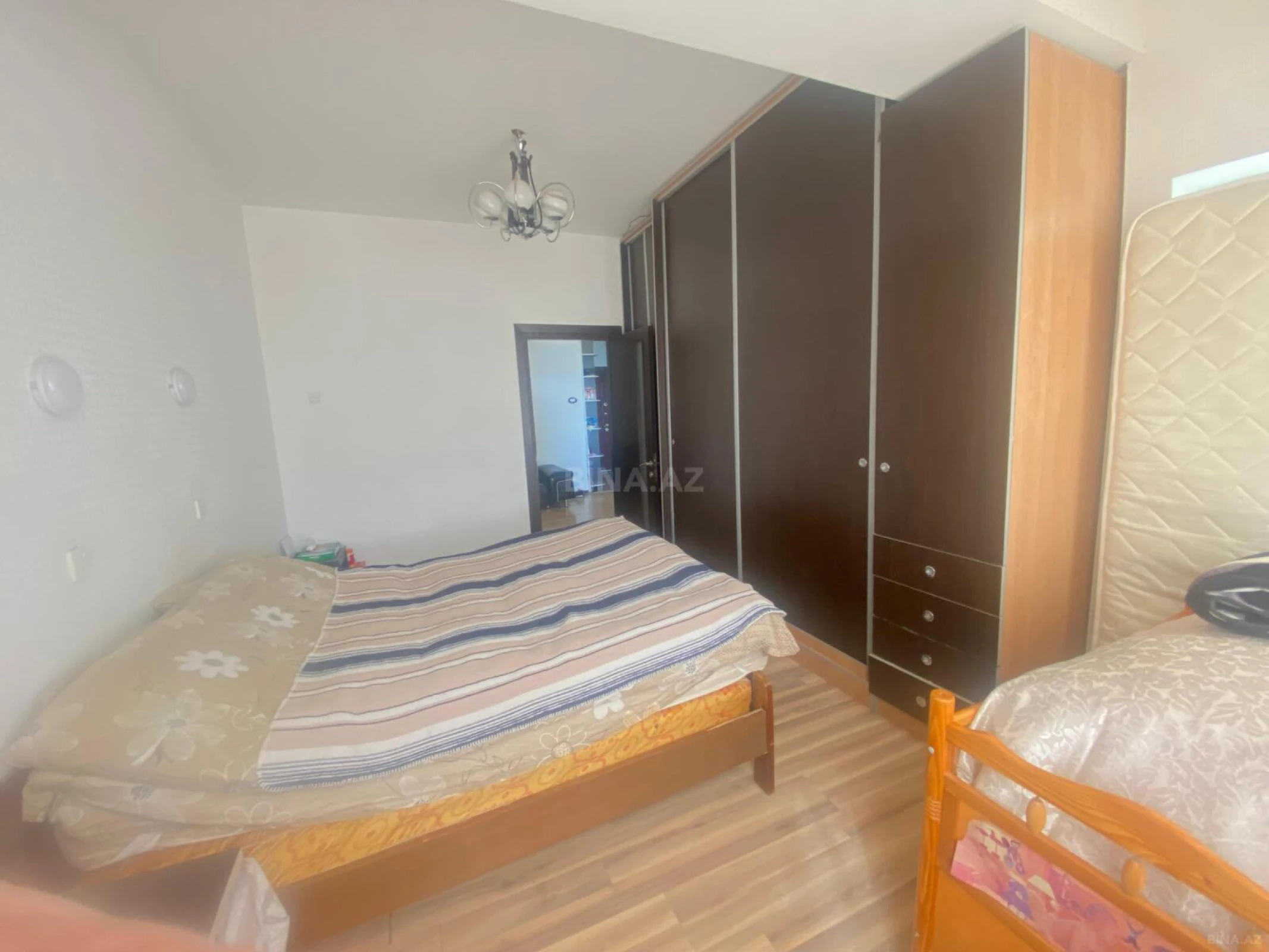 Satılır 2 otaqlı mənzil 61 m²
