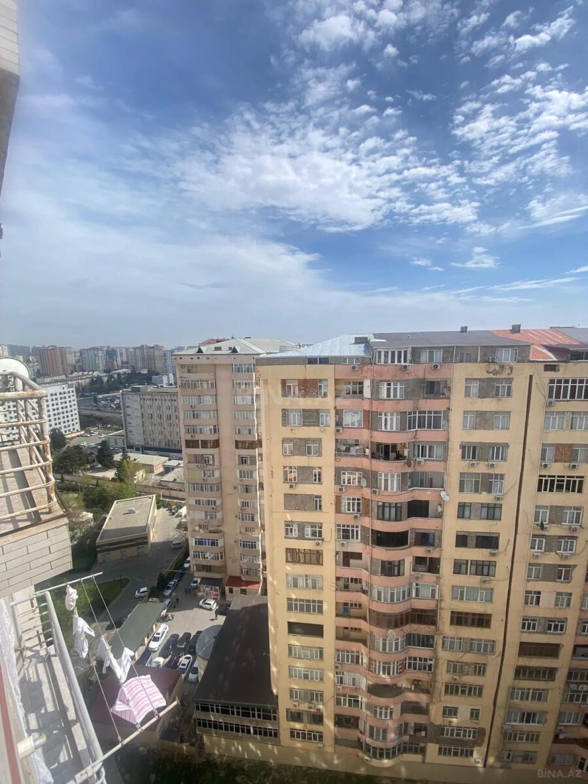 Satılır 2 otaqlı mənzil 61 m²