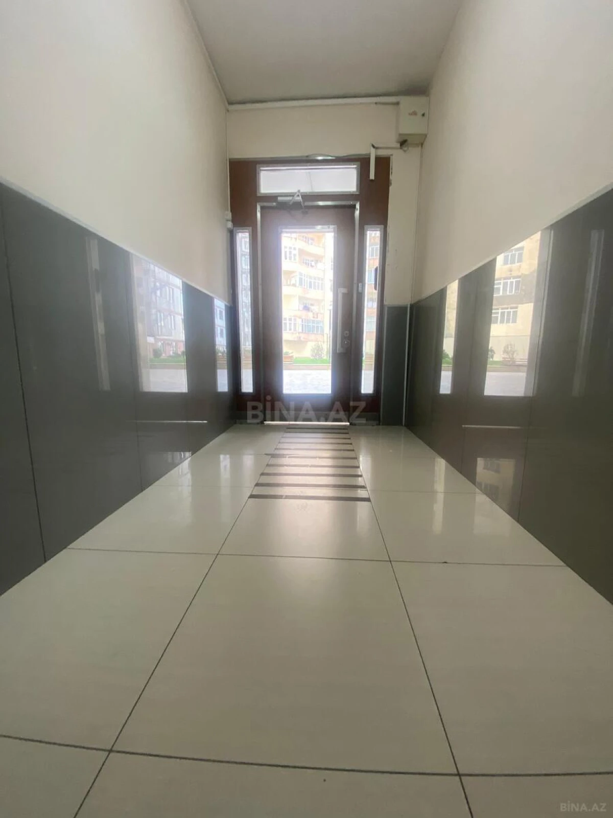 Satılır 2 otaqlı mənzil 61 m²