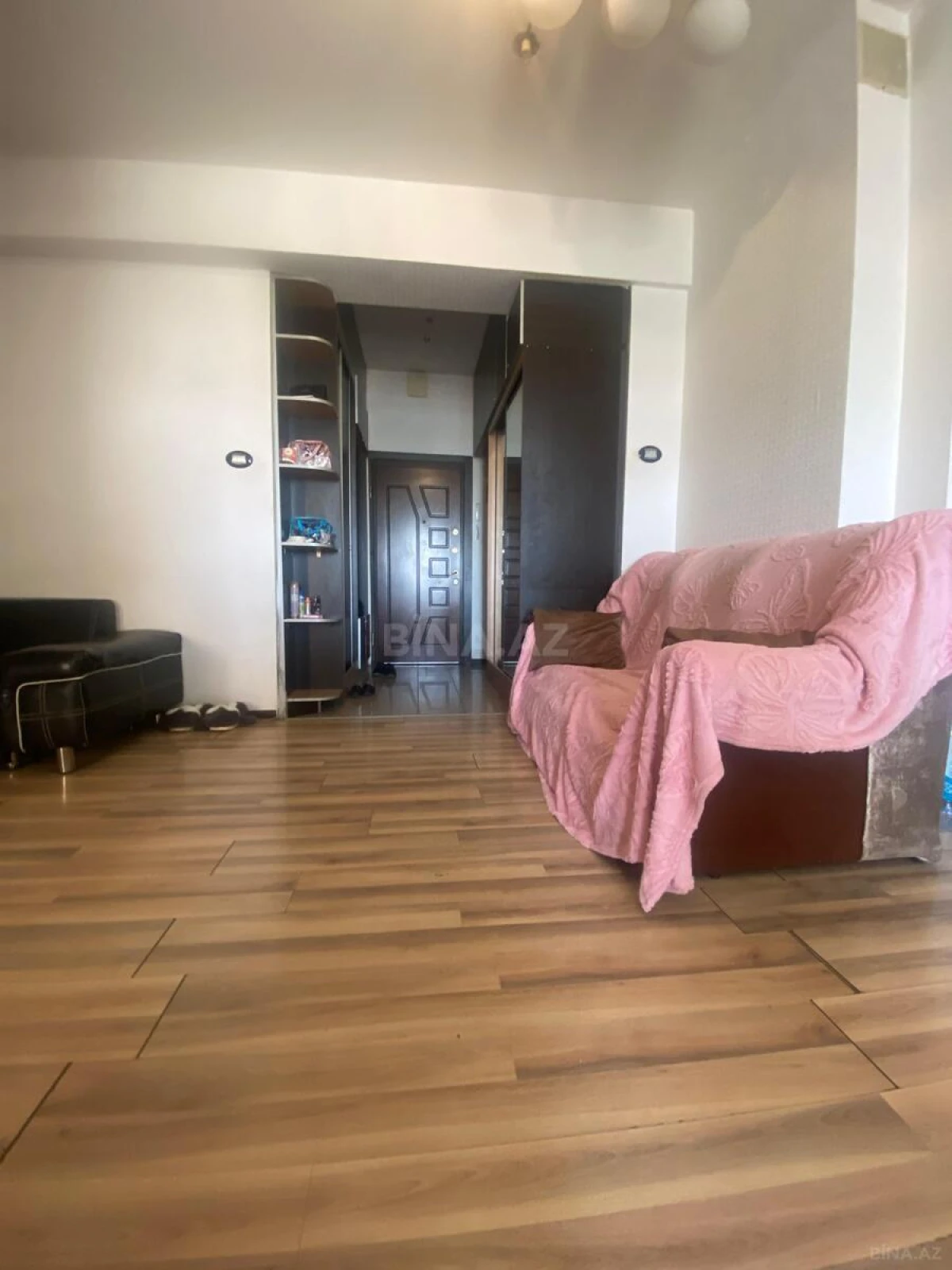 Satılır 2 otaqlı mənzil 61 m²