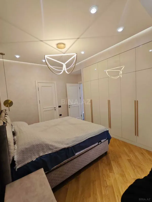 Kirayə verilir 3 otaqlı mənzil 140 m²