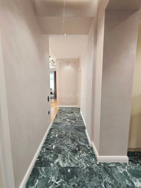 Kirayə verilir 3 otaqlı mənzil 140 m²