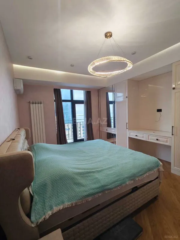 Kirayə verilir 3 otaqlı mənzil 140 m²