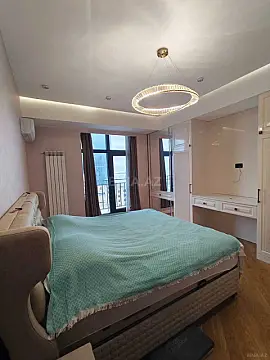 Kirayə verilir 3 otaqlı mənzil 140 m²