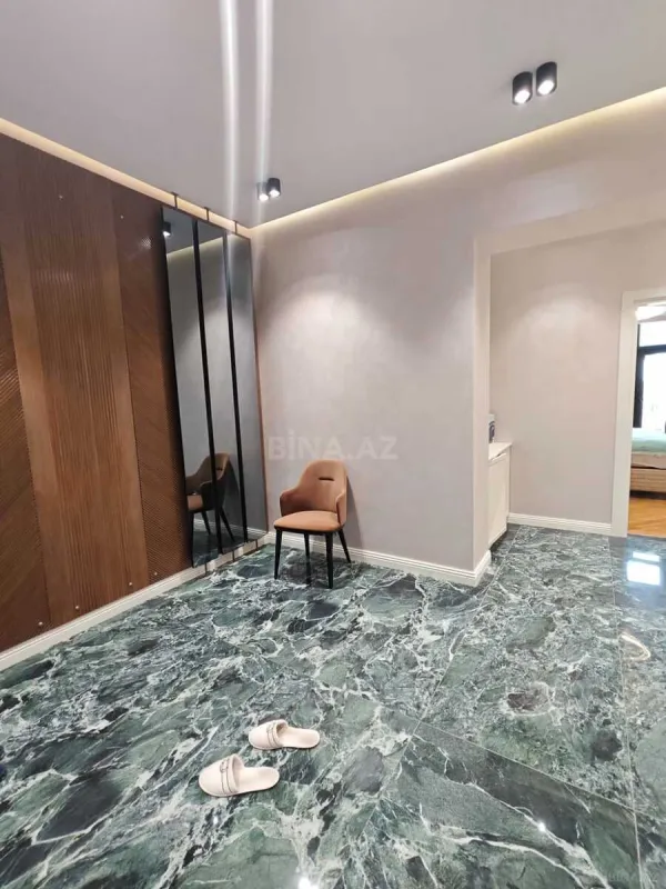 Kirayə verilir 3 otaqlı mənzil 140 m²