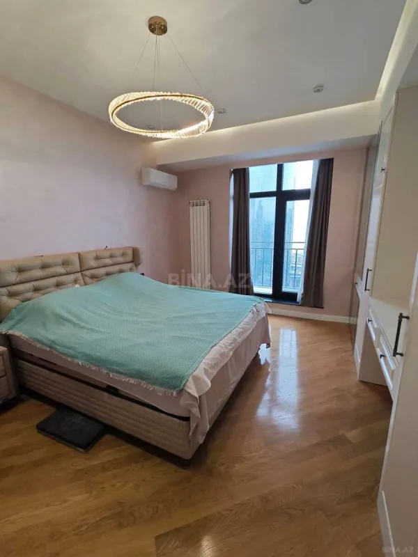Kirayə verilir 3 otaqlı mənzil 140 m²