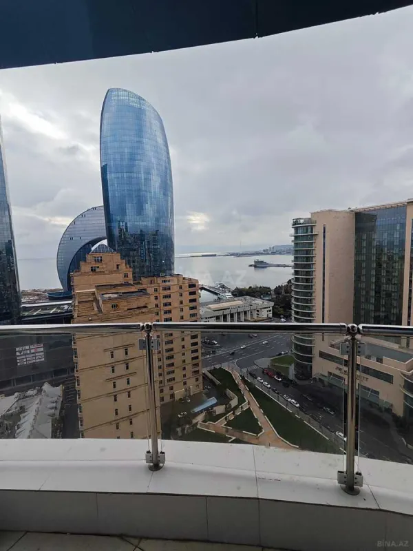 Kirayə verilir 3 otaqlı mənzil 140 m²