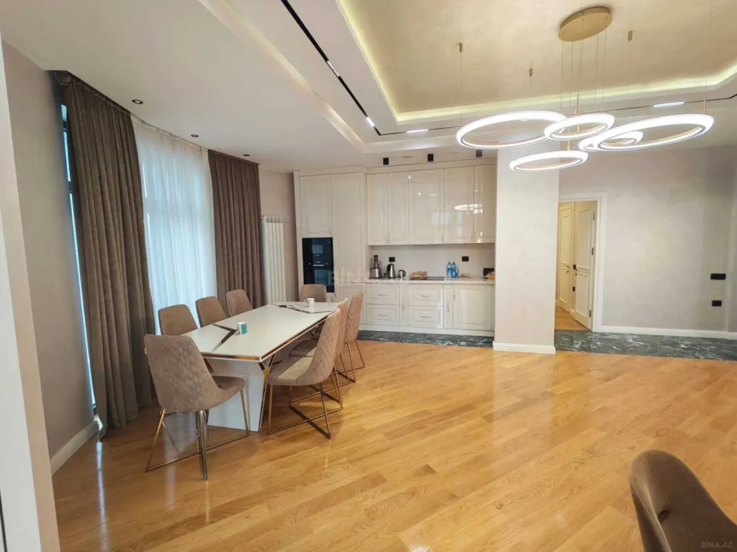 Kirayə verilir 3 otaqlı mənzil 140 m²