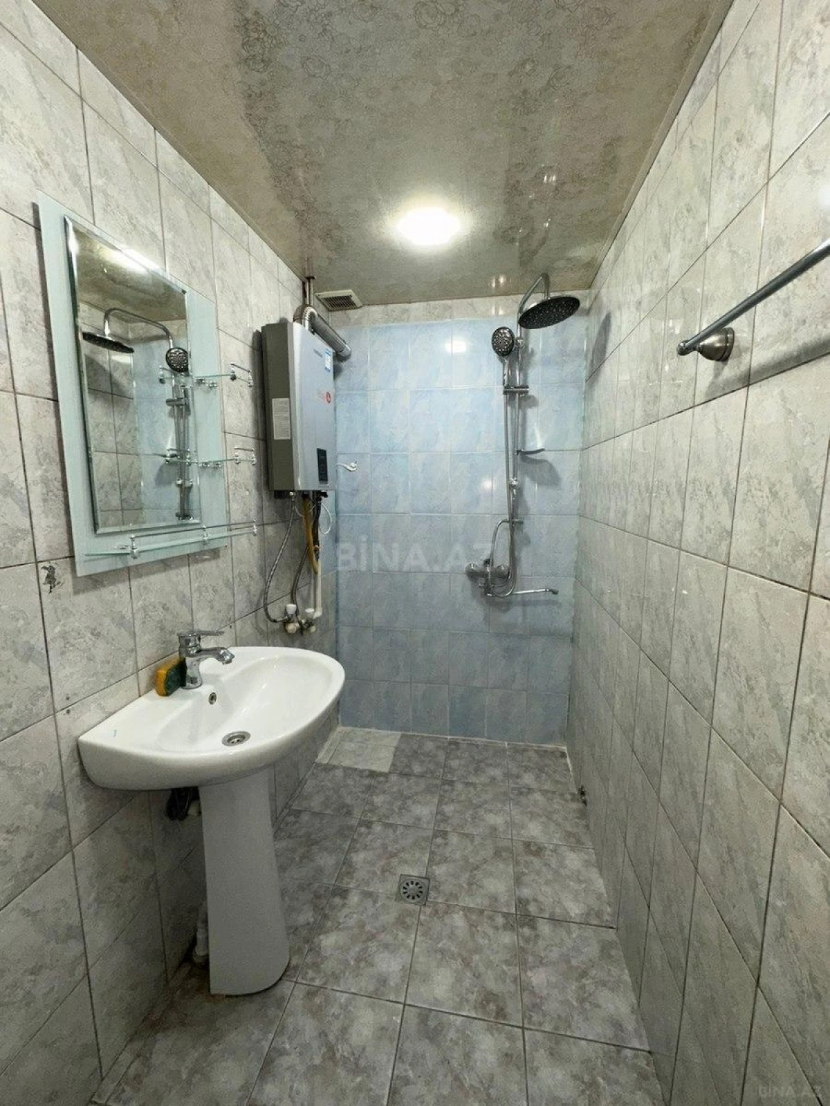Kirayə verilir 2 otaqlı mənzil 60 m²