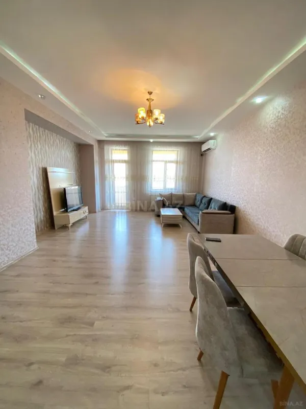 Kirayə verilir 3 otaqlı mənzil 150 m²