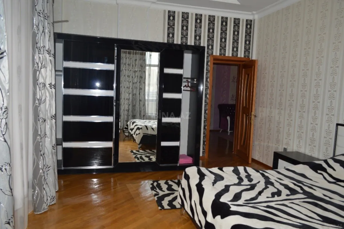 Kirayə verilir 4 otaqlı mənzil 150 m²