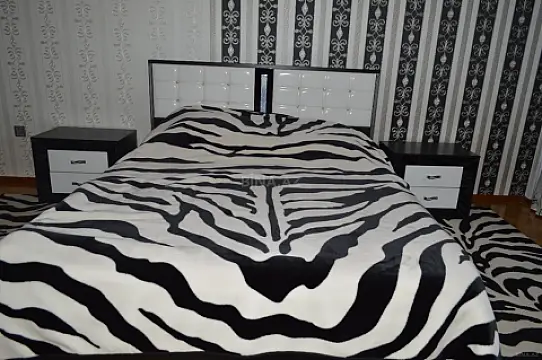 Kirayə verilir 4 otaqlı mənzil 150 m²