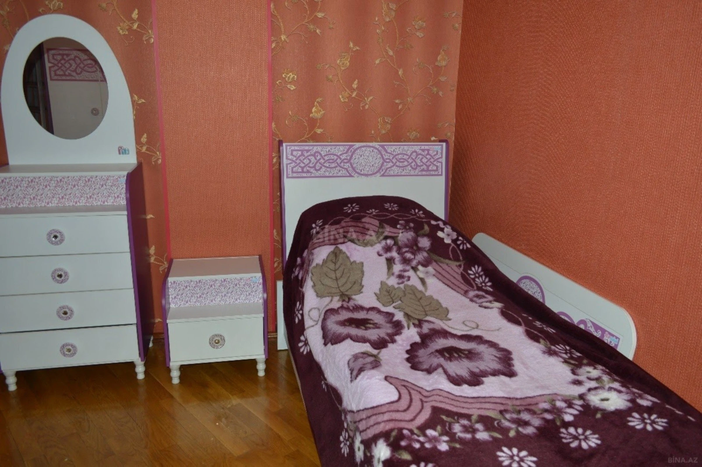 Kirayə verilir 4 otaqlı mənzil 150 m²