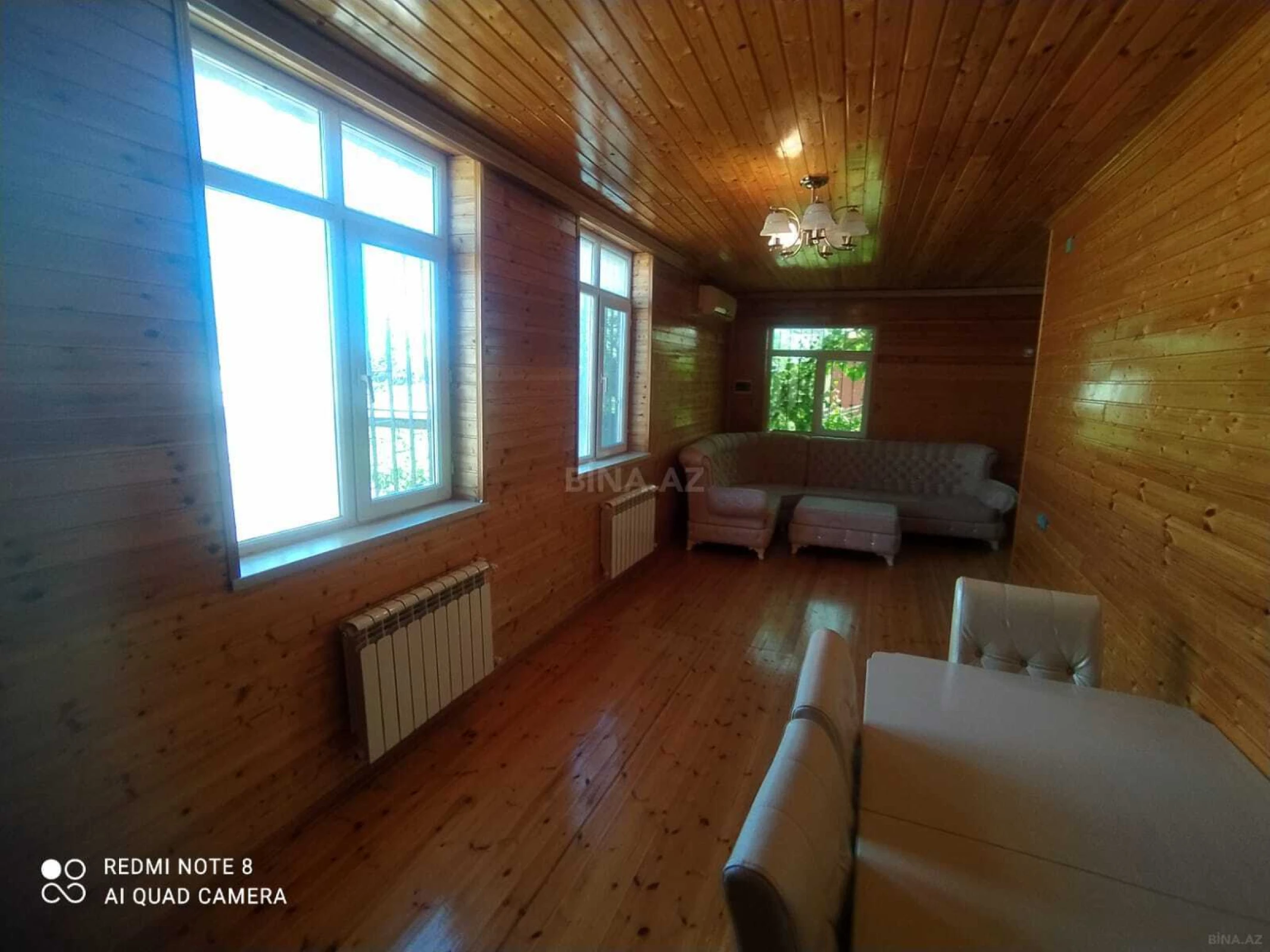 Satılır 10 otaqlı həyət evi 200 m²