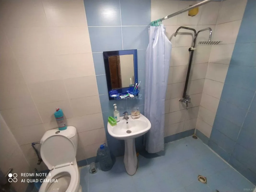 Satılır 10 otaqlı həyət evi 200 m²