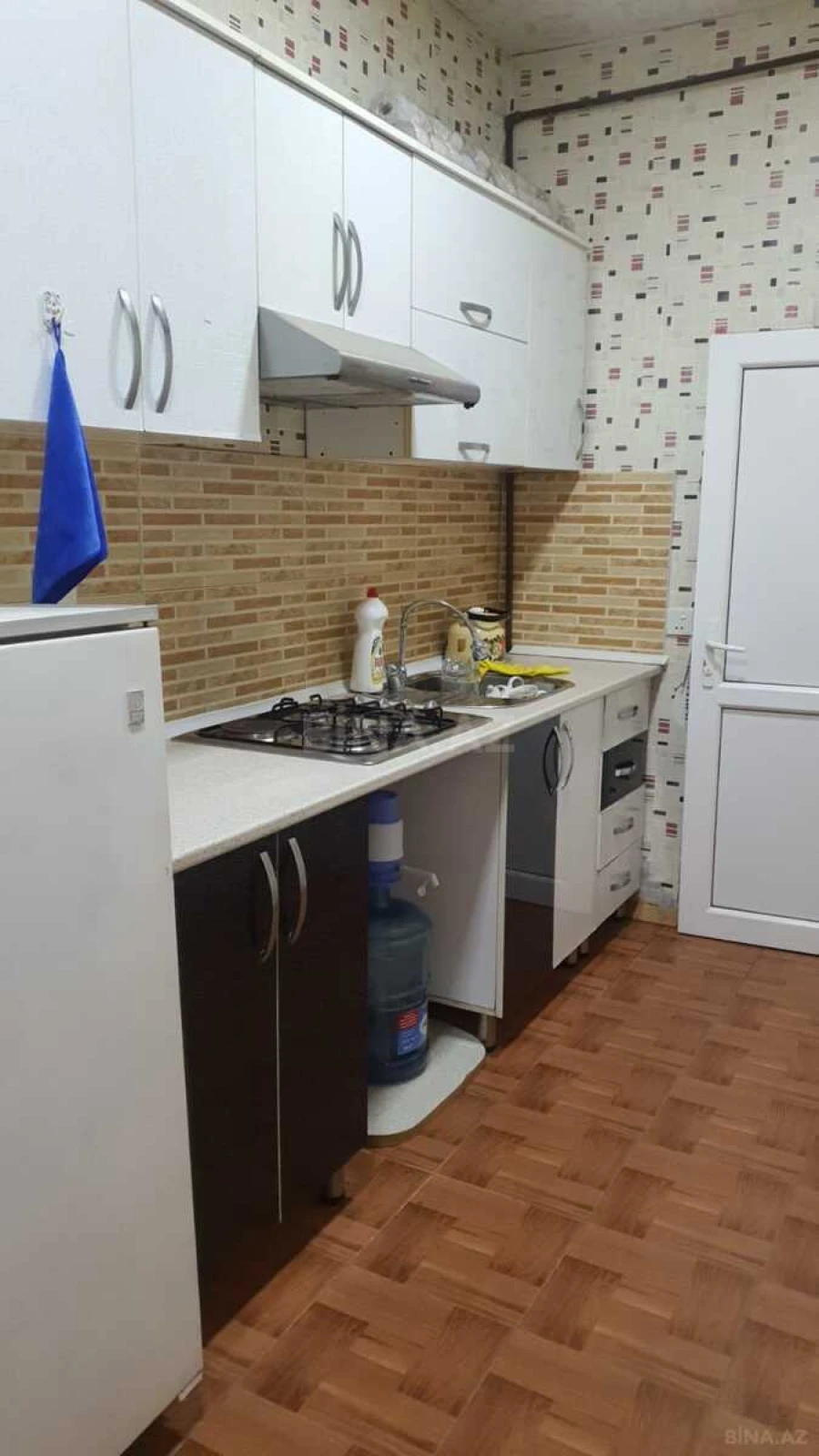 Satılır 10 otaqlı həyət evi 200 m²