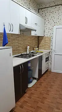 Satılır 10 otaqlı həyət evi 200 m²