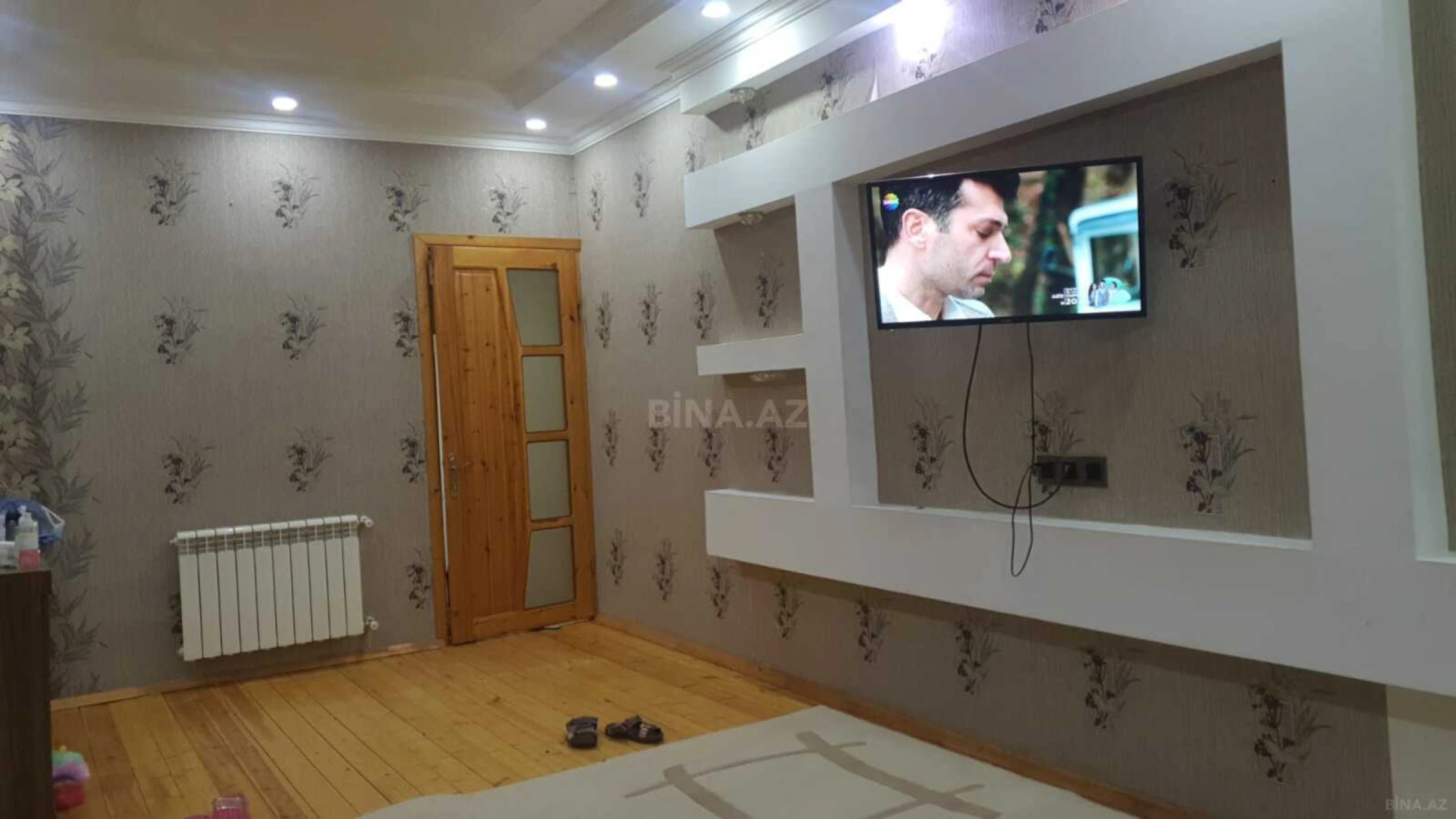 Satılır 10 otaqlı həyət evi 200 m²