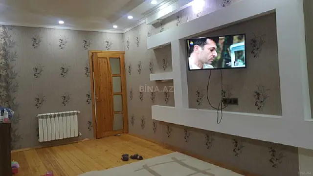 Satılır 10 otaqlı həyət evi 200 m²
