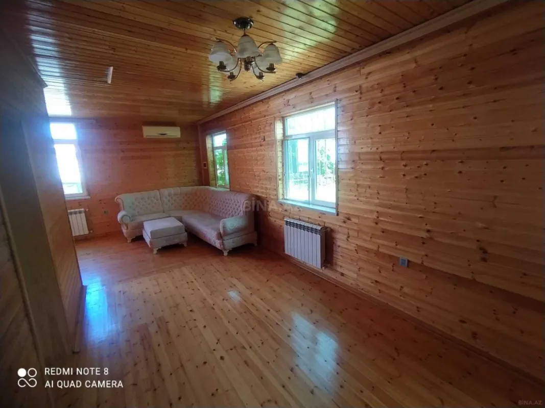 Satılır 10 otaqlı həyət evi 200 m²