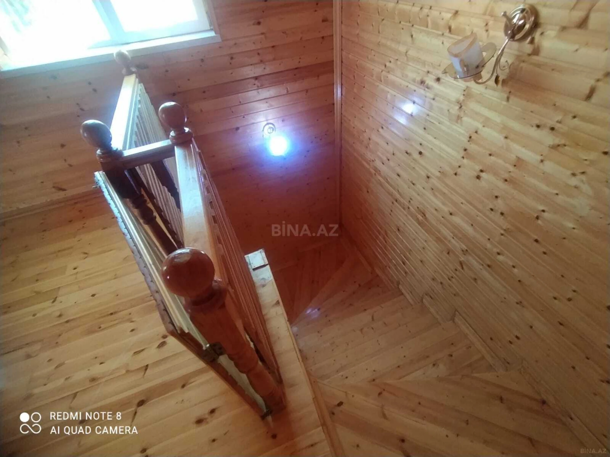 Satılır 10 otaqlı həyət evi 200 m²