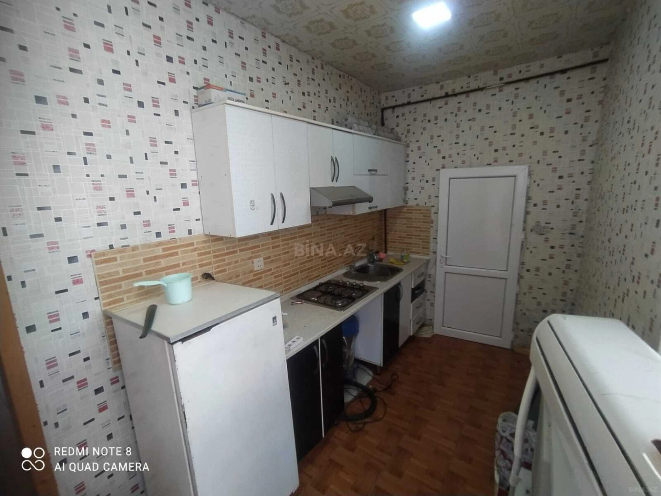 Satılır 10 otaqlı həyət evi 200 m²