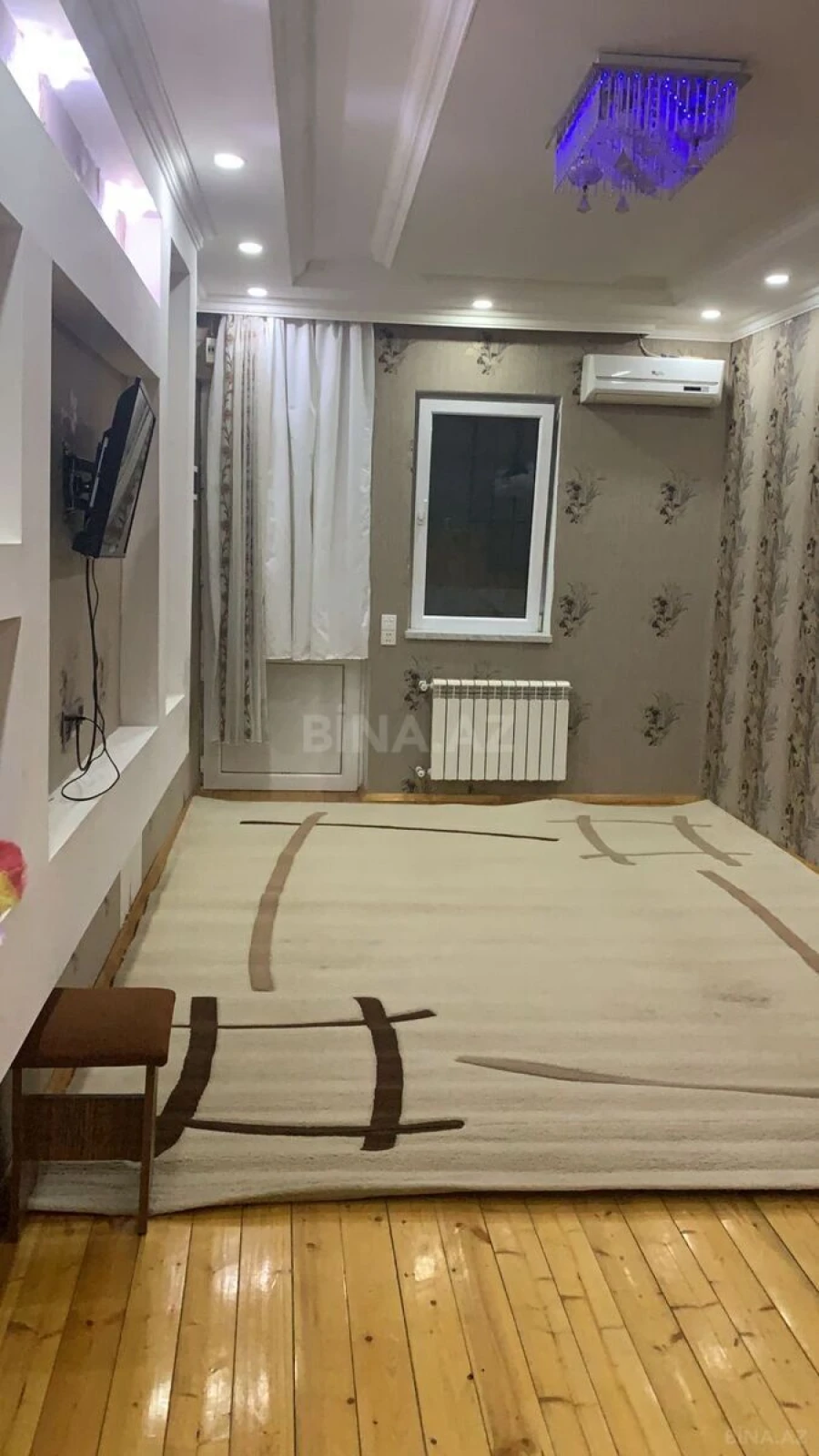 Satılır 10 otaqlı həyət evi 200 m²