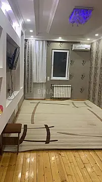 Satılır 10 otaqlı həyət evi 200 m²
