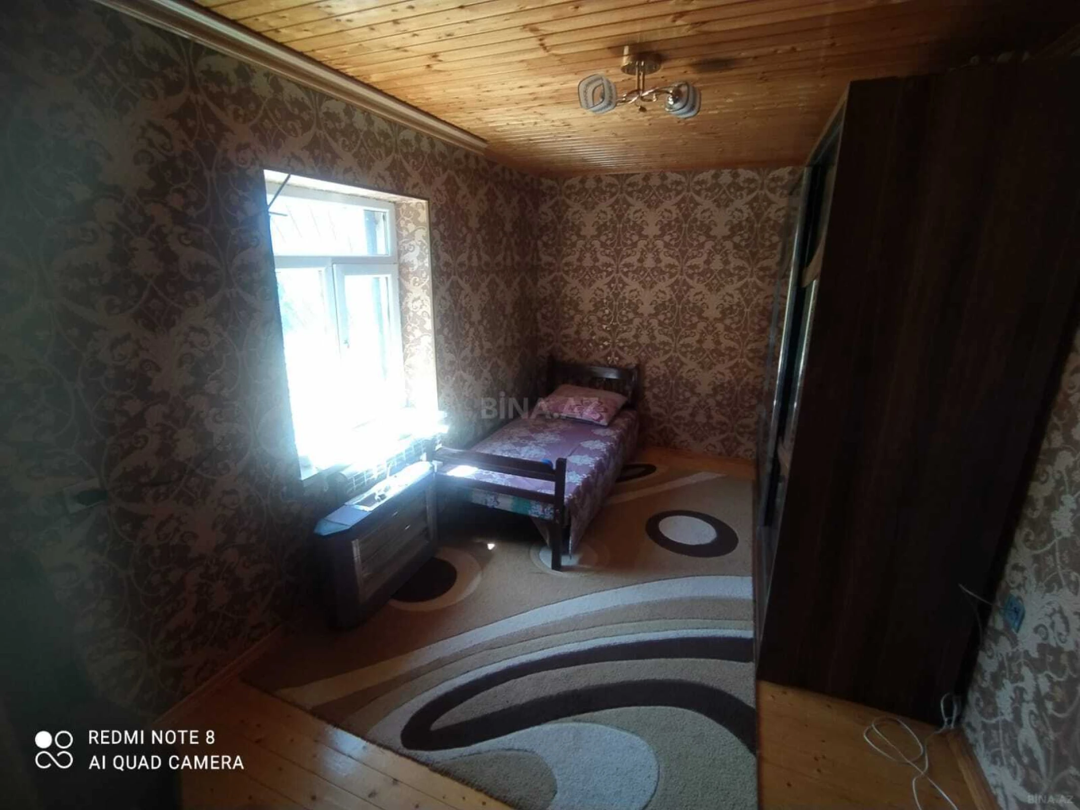 Satılır 10 otaqlı həyət evi 200 m²